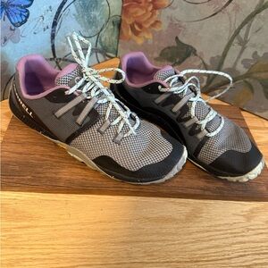 Merrell Women's Gray and Lavender Athletic Shoes